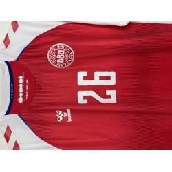 Danmark 2021/22 Hjemmebanetr�je. Nicolai Boilesen #26 (God) Large
