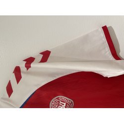 Danmark 2021/22 Hjemmebanetr�je. Christian Eriksen #10 (God) X-Large (fitter lille)