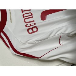 Danmark 2010/12 Udebanetr�je. Nicklas Bendtner #11 (God) X-Large 