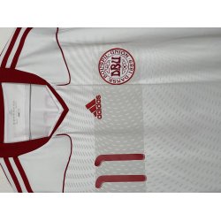 Danmark 2010/12 Udebanetr�je. Nicklas Bendtner #11 (God) X-Large 