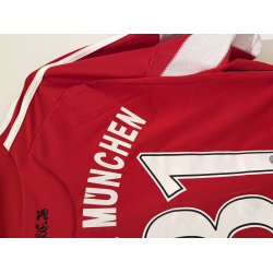 Bayern M�nchen 2010/11 Hjemmebanetr�je. Bastian Schweinsteiger #31 (God) Large
