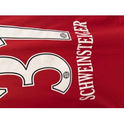 Bayern M�nchen 2010/11 Hjemmebanetr�je. Bastian Schweinsteiger #31 (God) Large