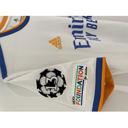 Real Madrid 2021/22 Hjemmebanetr�je. Toni Kroos #8 (God) Small