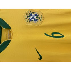 Brasilien 2006/08 Hjemmebanetr�je. Roberto Carlos #6 (God) Medium