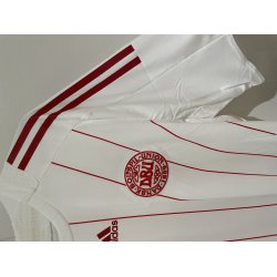 Danmark 2008 Udebanetr�je. Nicklas Bendtner #11 (God) X-Large 