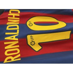 FC Barcelona 2003/04 Hjemmebanetr�je. Ronaldinho #10 (God) Large