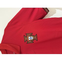 Portugal 2020/22 Hjemmebanetr�je (Player Issue) Cristiano Ronaldo #7 (God) Large