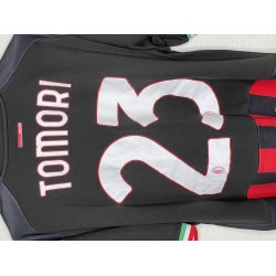 AC Milan 2022 / 2023 Hjemmebane. Tomori #22 (God) Large