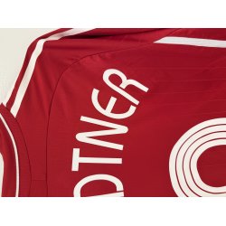 Danmark 2006/08 Hjemmebane Player Issue. Nicklas Bendtner #9 (God) Large