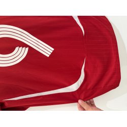 Danmark 2006/08 Hjemmebane Player Issue. Nicklas Bendtner #9 (God) Large