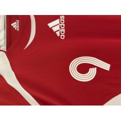 Danmark 2006/08 Hjemmebane Player Issue. Nicklas Bendtner #9 (God) Large