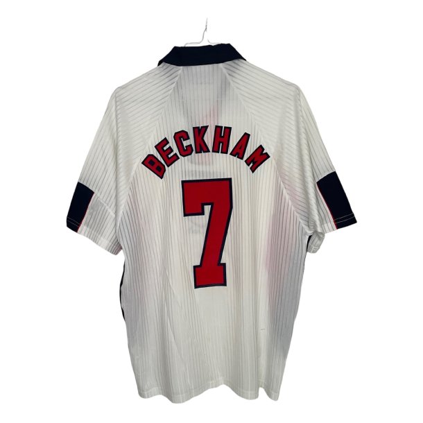 England 1998/00 Hjemmebanetrje. David Beckham #7 (Fin/God) Large